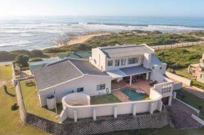 Double-Story Holiday Home with Pool & Seaview